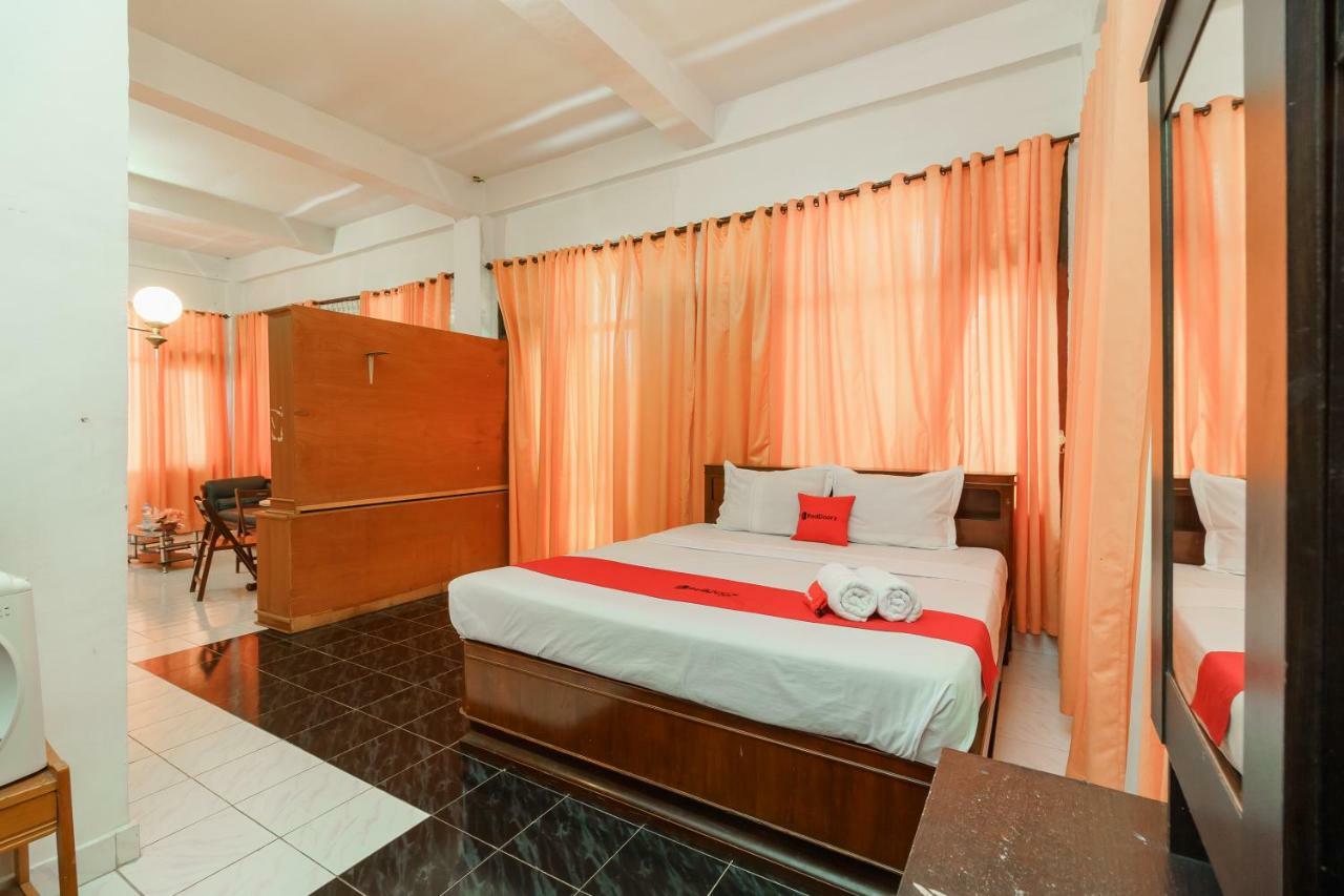 Hotel Reddoorz @ Tuktuk Danau Toba Extérieur photo