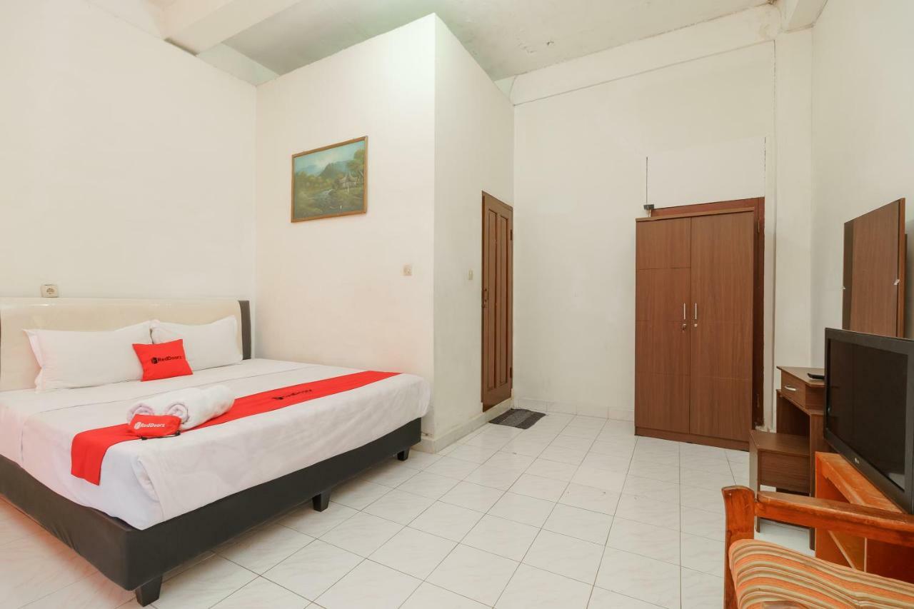 Hotel Reddoorz @ Tuktuk Danau Toba Extérieur photo